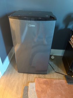 Midea Mini Fridge Compact Refrigerator