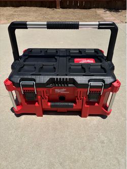 Milwaukee Packout Large Tool Box 48-22-8425