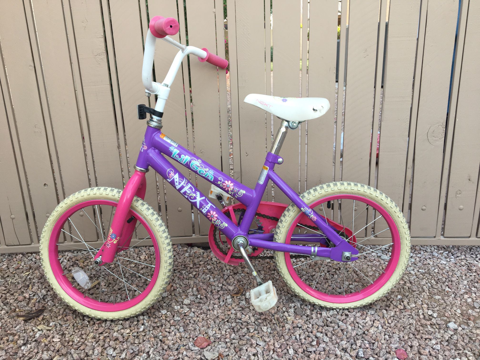 Girl’s 16 Inch NEXT Lil Gem Bike