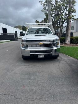 2017 Chevrolet Silverado 3500 HD Crew Cab & Chassis