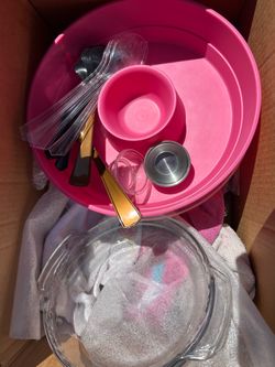 Salsa/dip chip tray with cover for transport