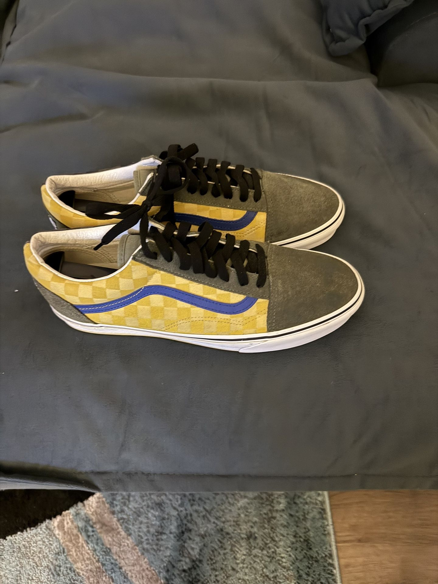 Men’s Vans Sneakers/Gym Shoes 11 D