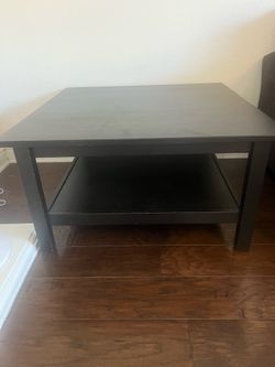 Corner table