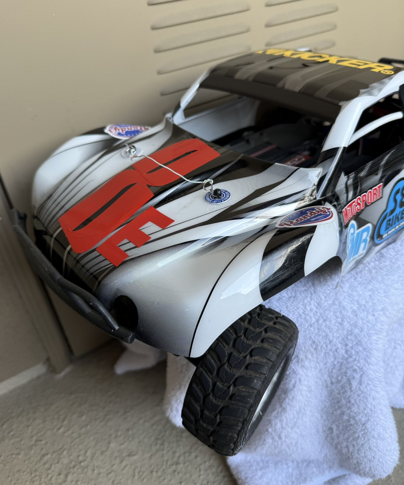 Traxxxis Short Course Truck