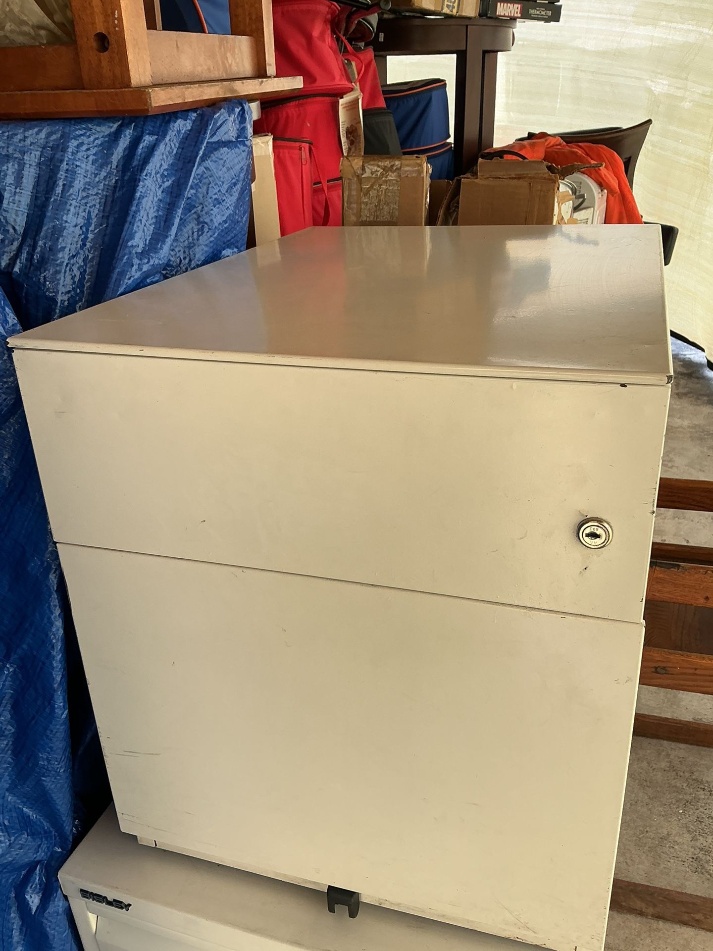 2 Drawer Filing Cabinet.