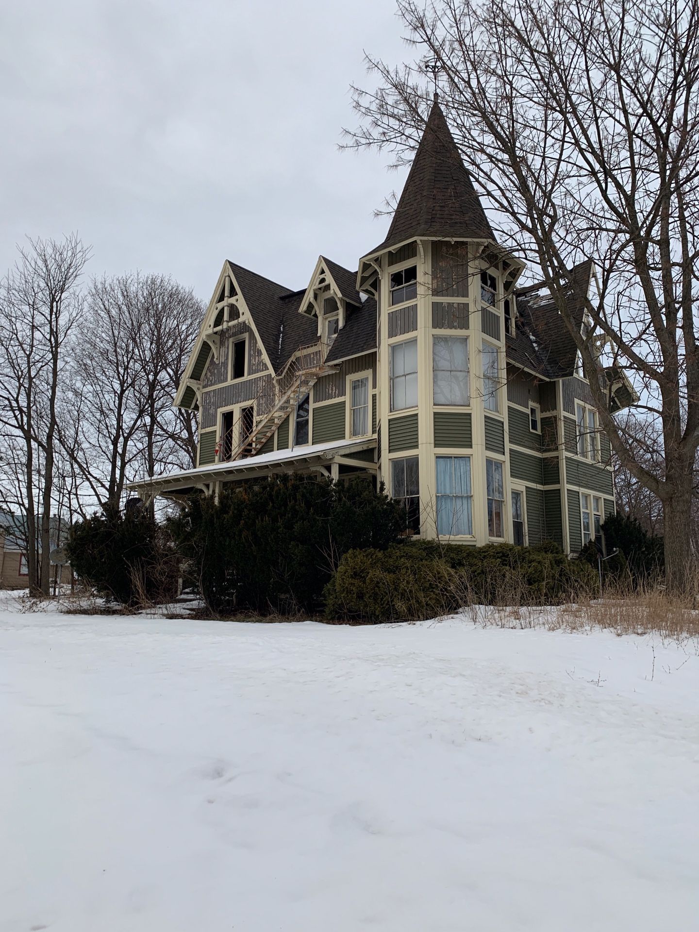 7 unit apartment building in up state New York