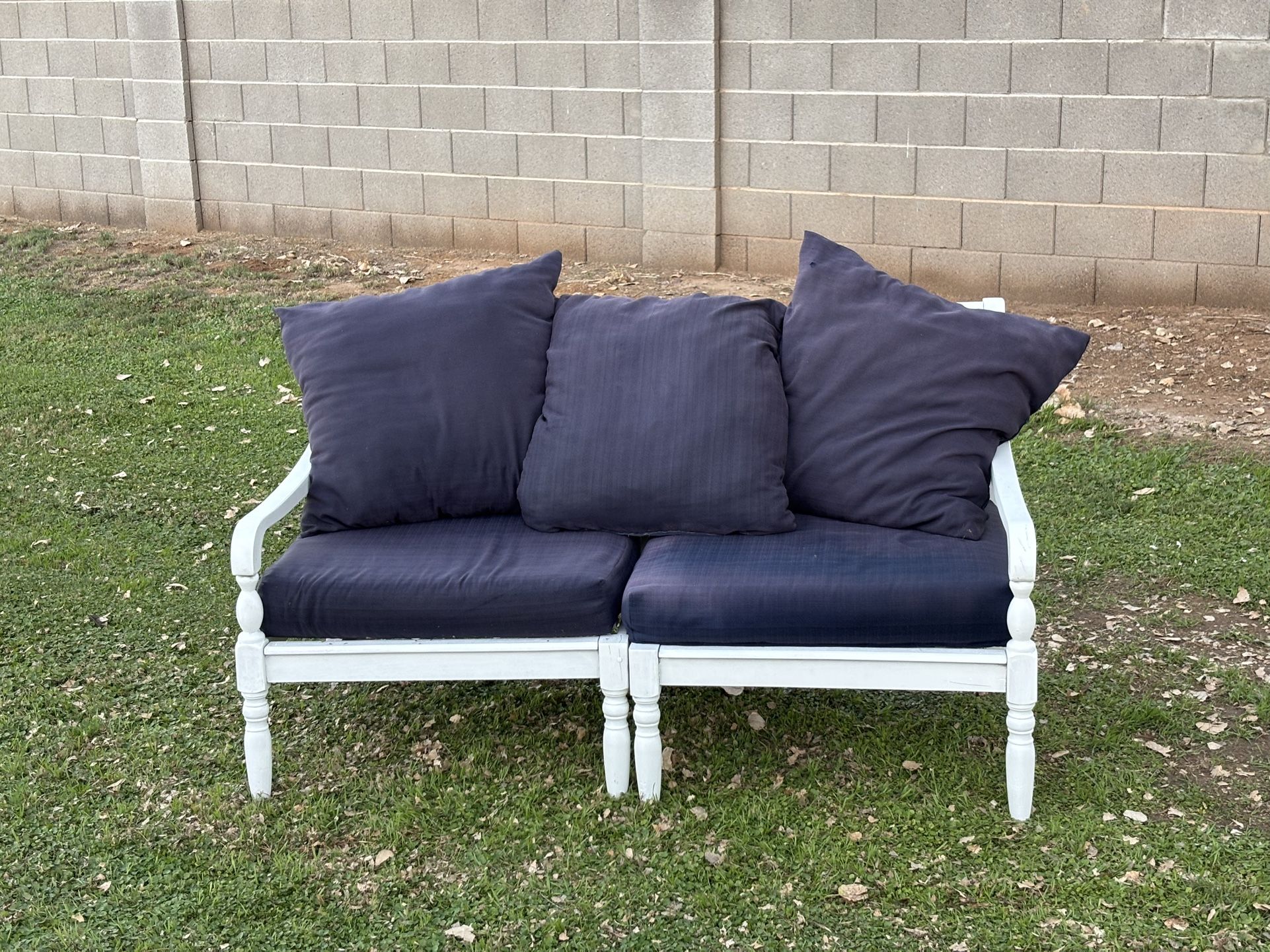  Outdoor Love Seat