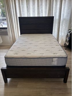 Full size bed