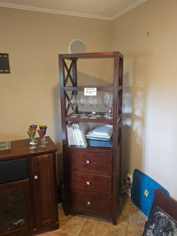 2 bookcases