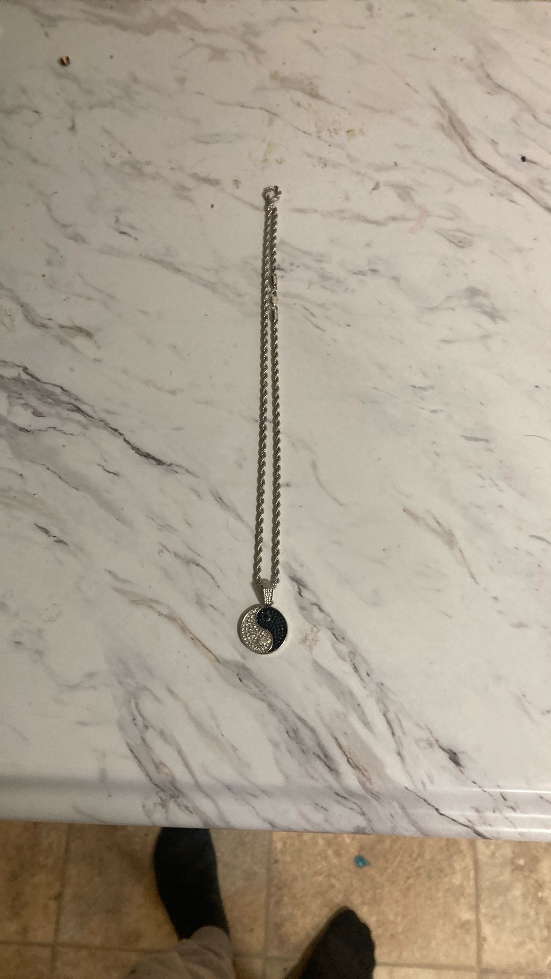 yin and yang necklace (silver)
