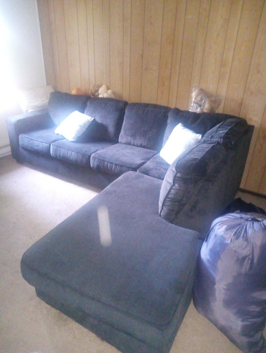 Sectional Let Out Couch Bed $700 Must Pick Up