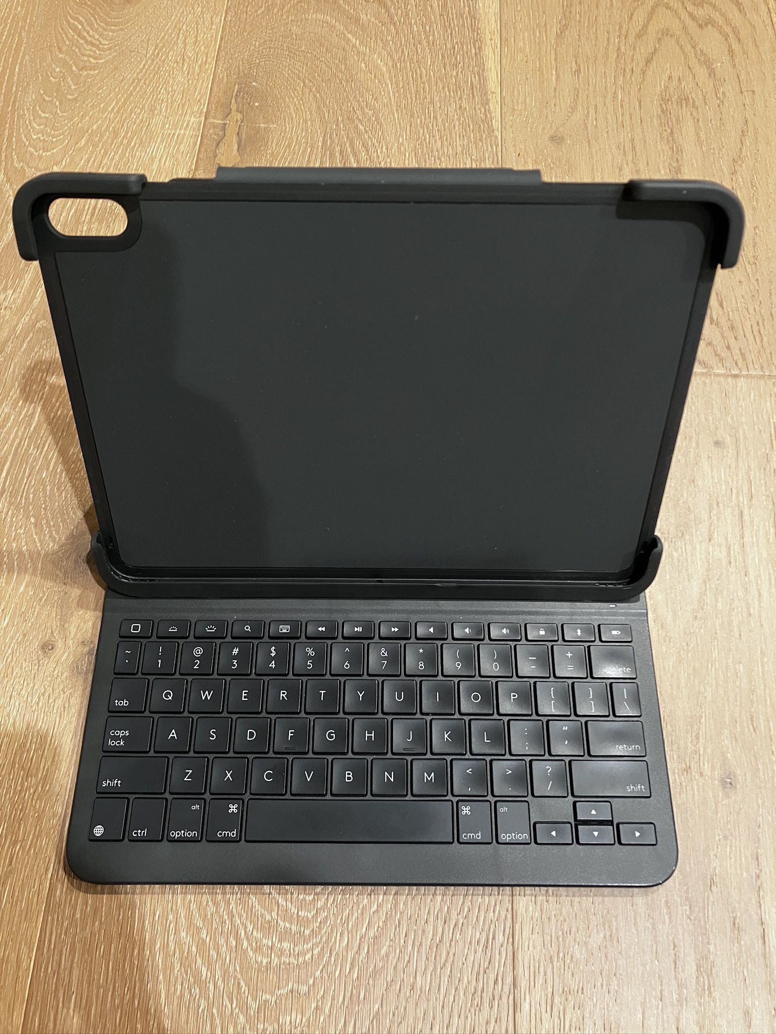 Logitech slim folio pro keyboard case for for ipad pro 11inch 1st gen