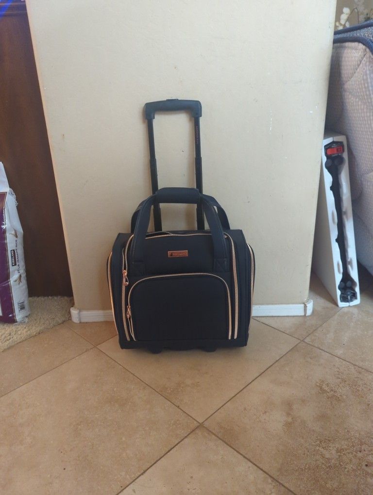 London Fog Rolling Underseat Bag