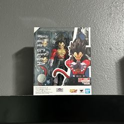SH Figuarts Super Saiyan 4 Vegeta