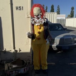 Spirit Halloween/ Morbid 1990 It Pennywise Animatronic 2015 (rare) * Read Description