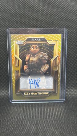 2025 Topps Disney Pixar Gold Gilded Pixar Izzy Hawthorne Gold Wave Autograph