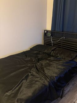 Full size bed