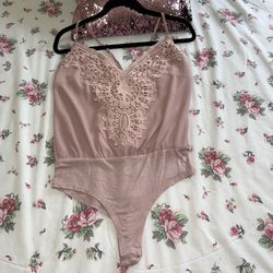 Windsor Bodysuit, Size Large , Good Conditions 