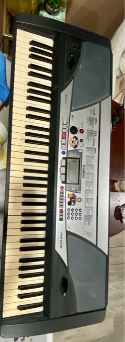 Yamaha Electric Keyboard