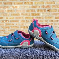 Keen Knotch Hollow Double Strap Big Kid US Size 5 
