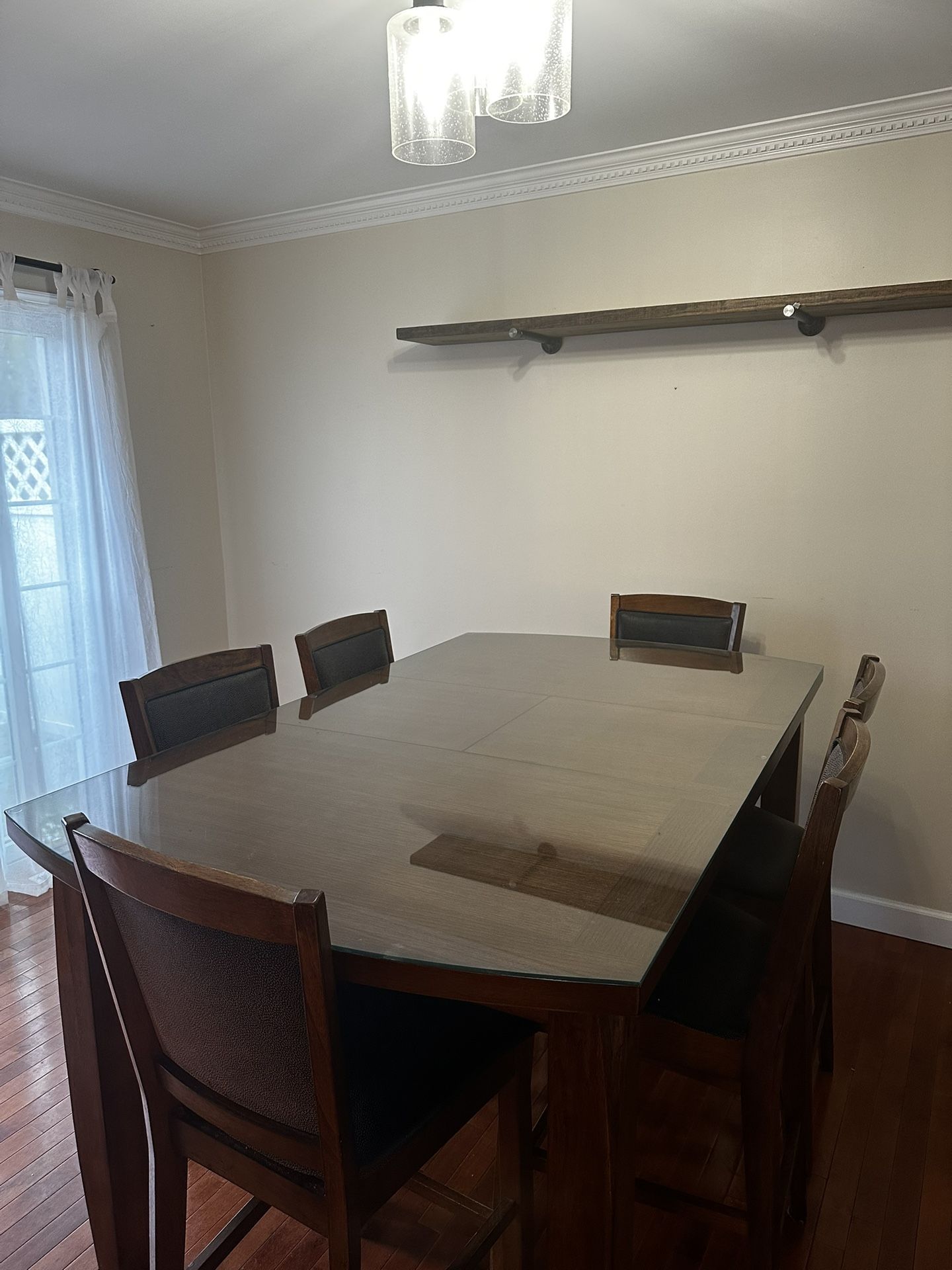 FREE KITCHEN TABLE & CHAIRS