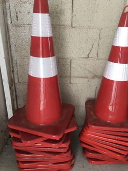 28” Traffic Cones With Reflectors