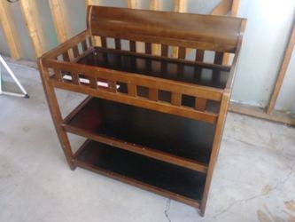 BABY R US....BABY Changing Station