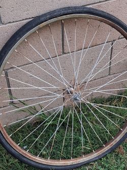 Schwinn. 26,, breezy front wheel