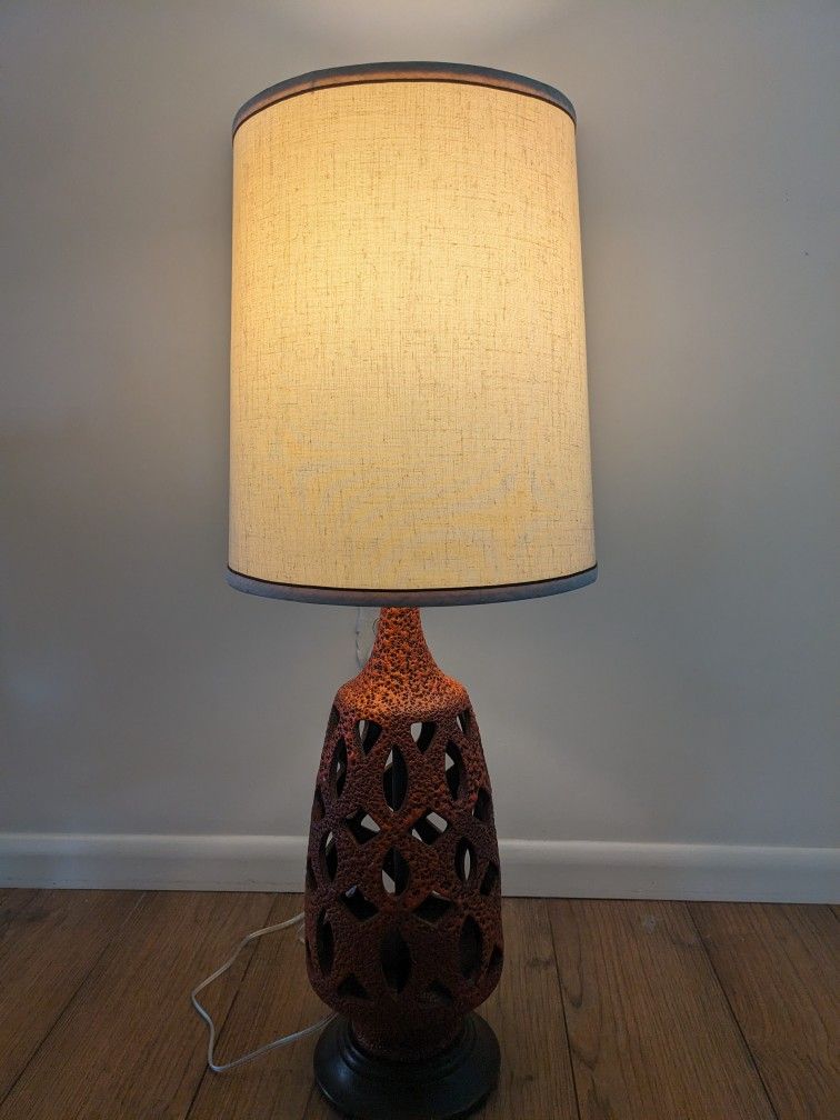 VINTAGE ITALIAN MID CENTURY BURNT ORANGE LAVA LAMP