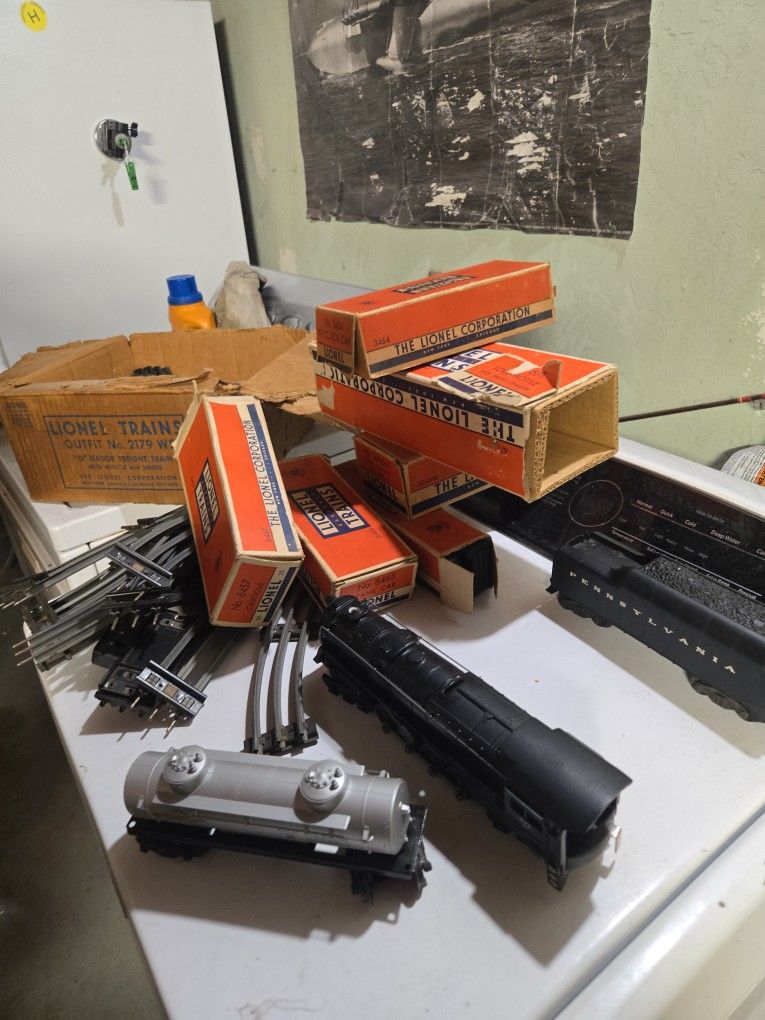 Lionel Trains Barely used