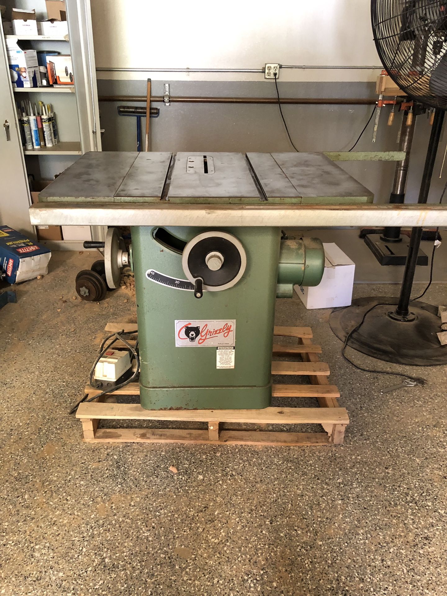 Grizzly table saw with dust system for Sale in Alpine, CA OfferUp