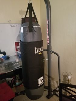 Everlast punching bag with foam technology
