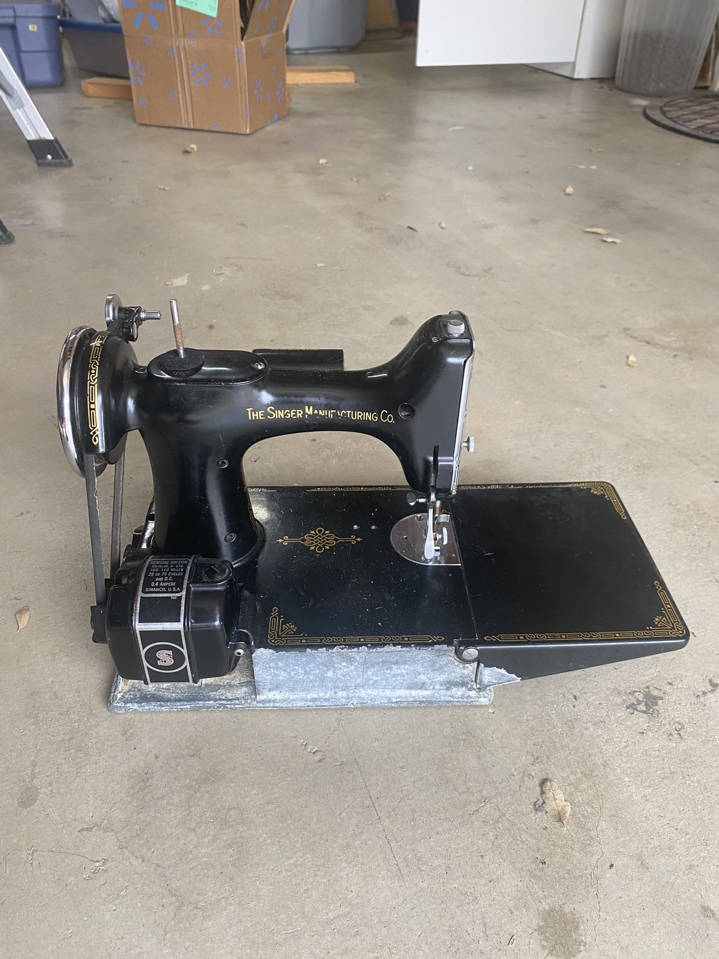 Vintage Mini Singer, Sewing Machine Machines