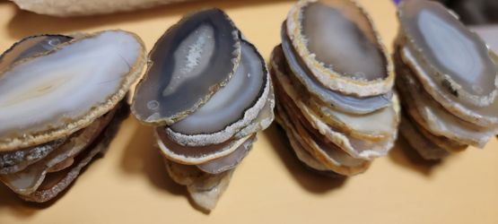 2½"-4" Sliced Drilled Polished Agates
