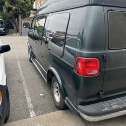2000 Dodge Van 