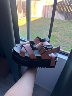 Doc Marten Voss Quad Sandals