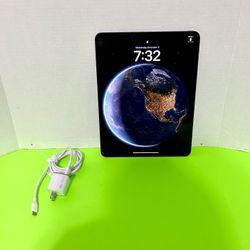 2024 Apple iPad Pro 13 Inch M4  7th Gen ,512 GB,WIFI + Cellular ,Battery Cycles  1   Excellent conditions ,Works great , I can meet in Fort Worth , We