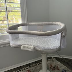 Halo Swivel Bassinet 