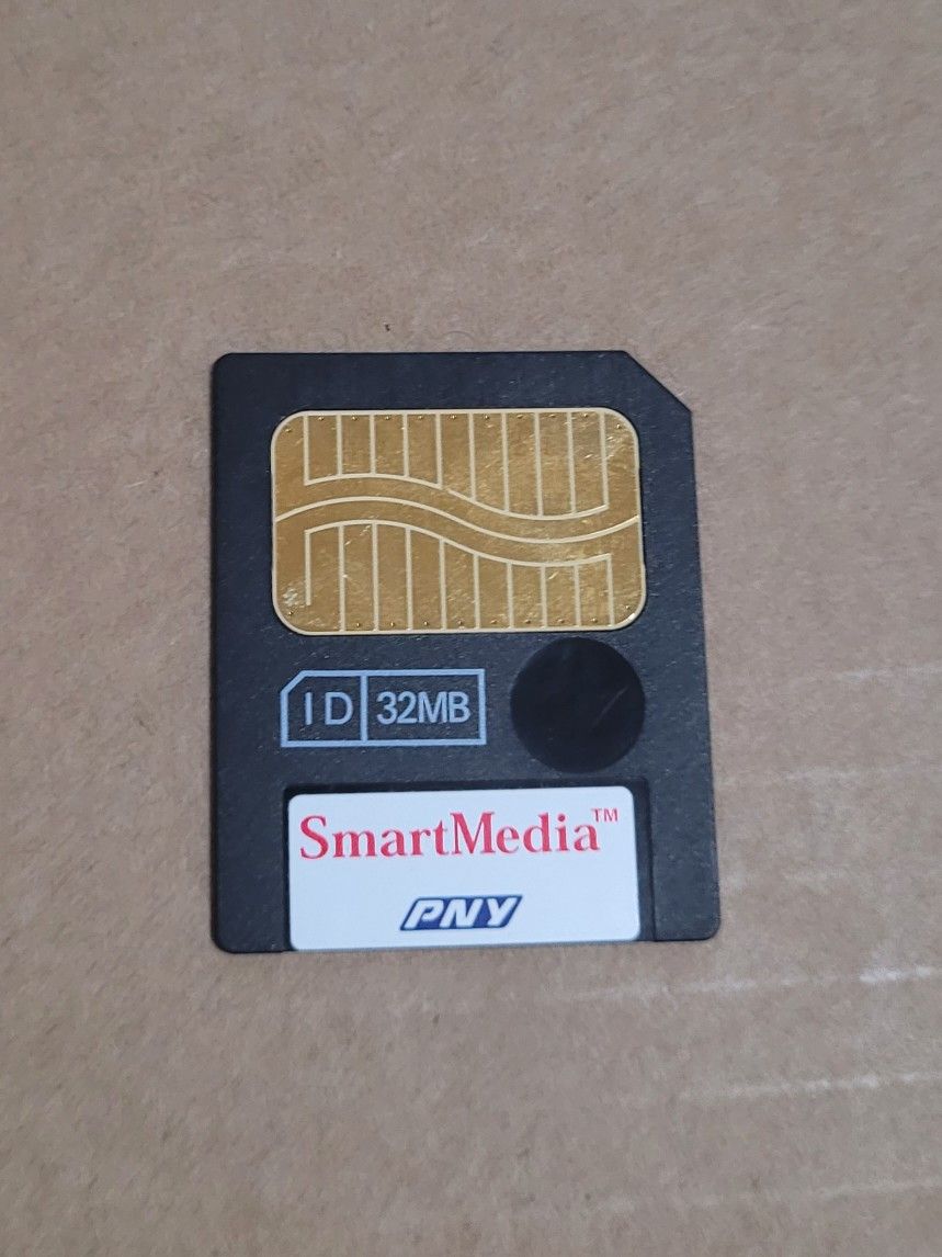 PNY Smart Media Card 32MB.