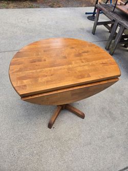 Drop leaf table