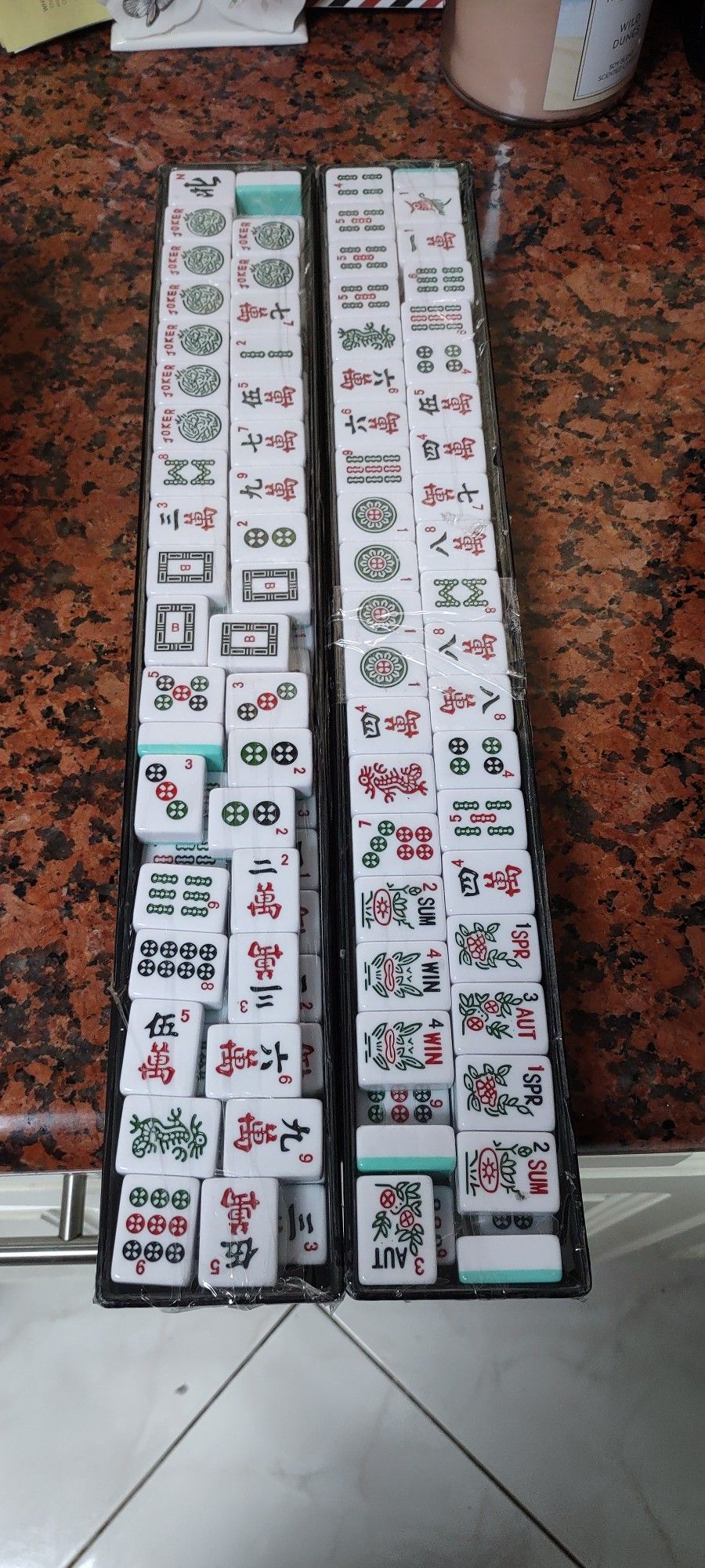 Chinese Mahjong Set Traditional Tiles Mah-Jong Game Set with Case Box.