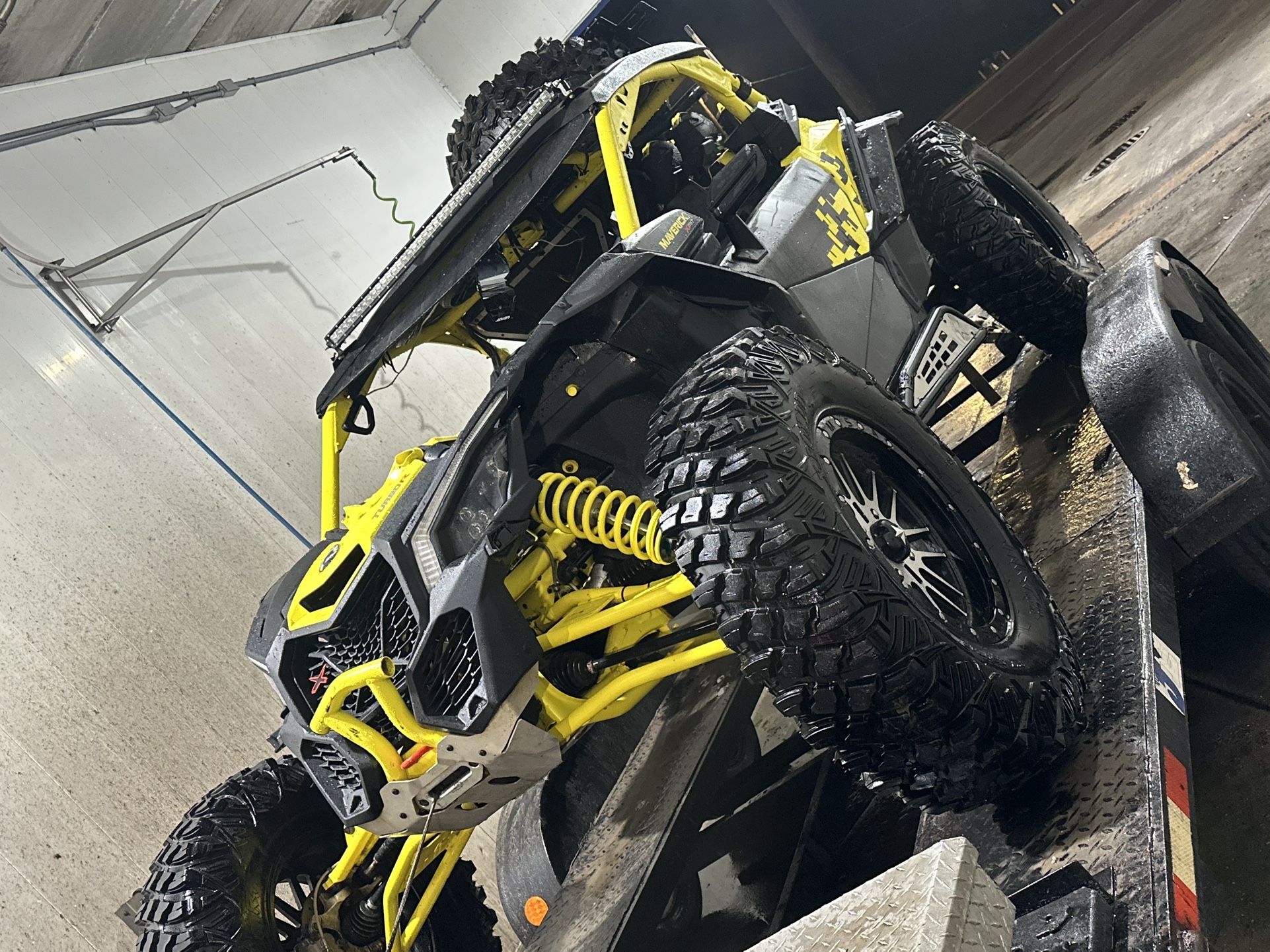 2019 CAN AM MAVERICK