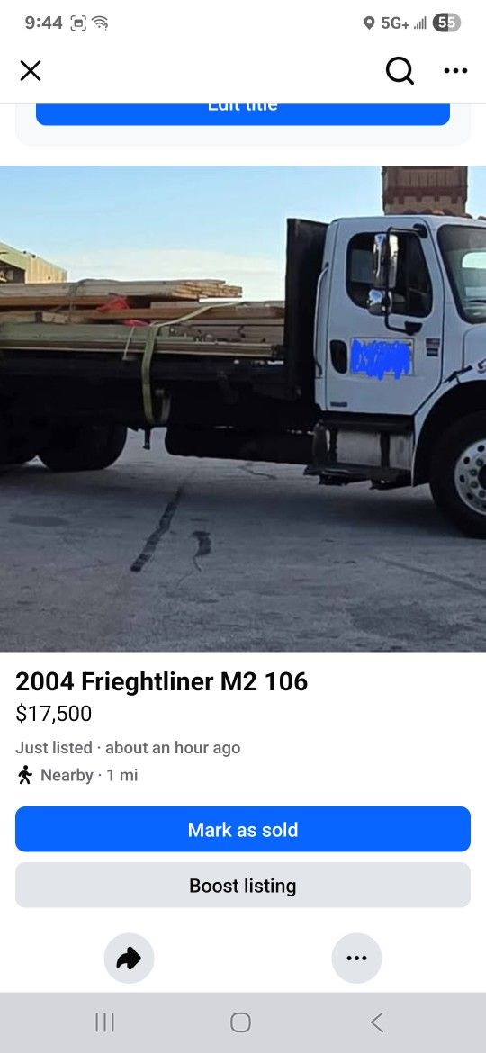 2004 FREIGHTLINER M2- 106. CAT engine C7