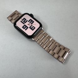 Apple Watch Series 5 (GPS) 40mm Aluminum Case