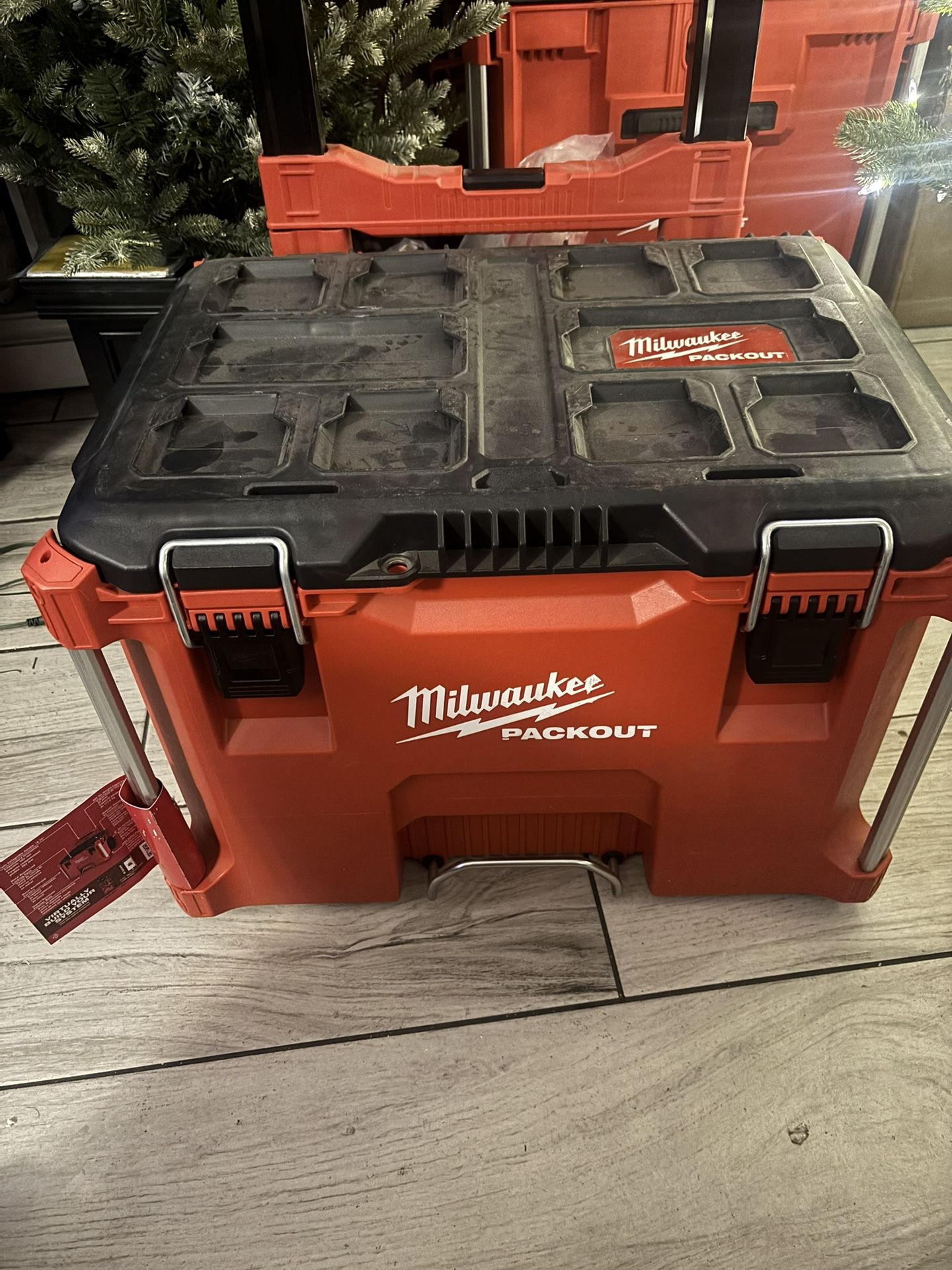 Milwaukee PACKOUT 22 in. Rolling Modular Tool Box Low Profile Handle ( read description)