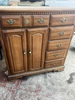 Dresser
