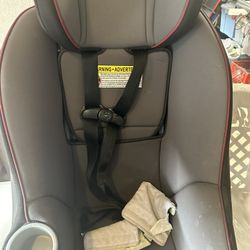 Car Seat (gargo) Good Condition 3 In One And It’s  Rear Facing 