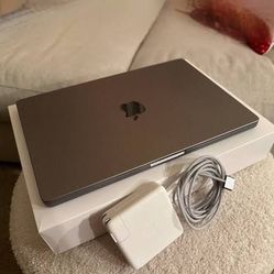 Apple MacBook Pro - 2023