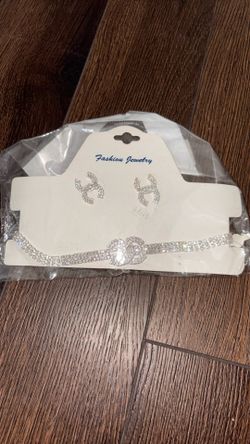 Fashion Jewelry Set - Earrings & Necklace 