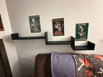 3 Black Floating Wall Shelves – Graduated Sizes
